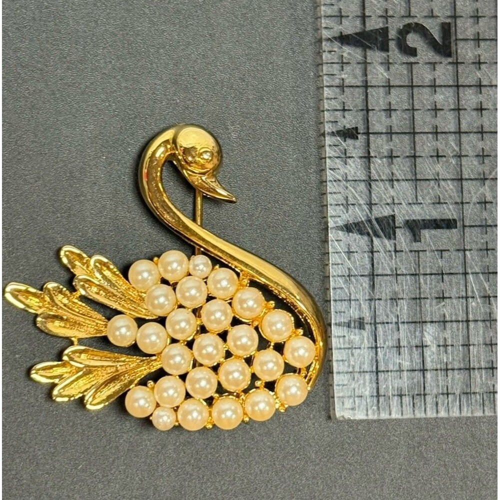 Vintage Gold Swan Pearl Brooch Pin